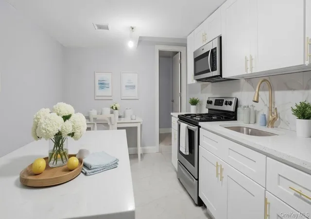 4th image of 414 E 182Nd St, New York, NY 10457 | MLS# 1035712