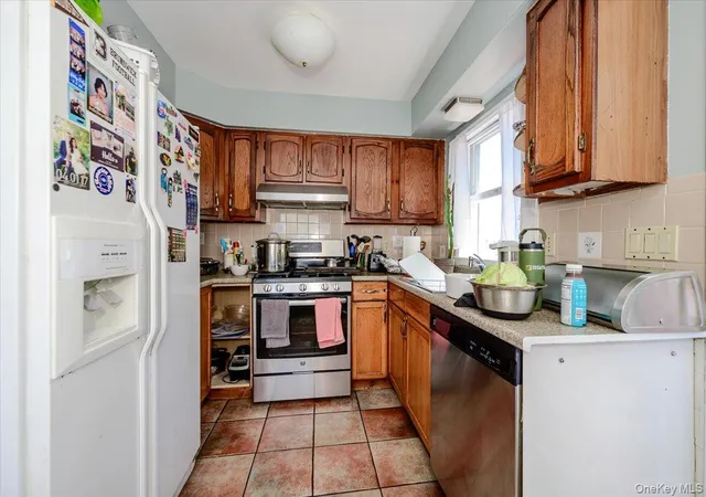 Listing Photo 5 - Condo for sale in building located at 6 Angelo Pl, Rye Town, NY 10573