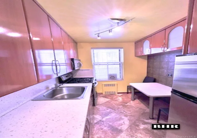 Photo 3 of House for sale at 2615 Homecrest Ave #1B, New York, NY 11235 | MLS# 1035738 | Listing updated on 2026-10-22
