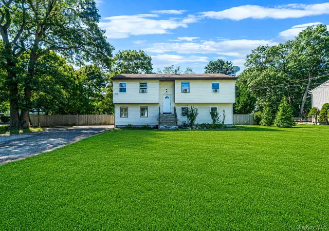 Photo 1 of Sale Pending at 452 Ocean Ave, Islip, NY 11722 | MLS# 1035745 | Listing updated on 2026-08-24
