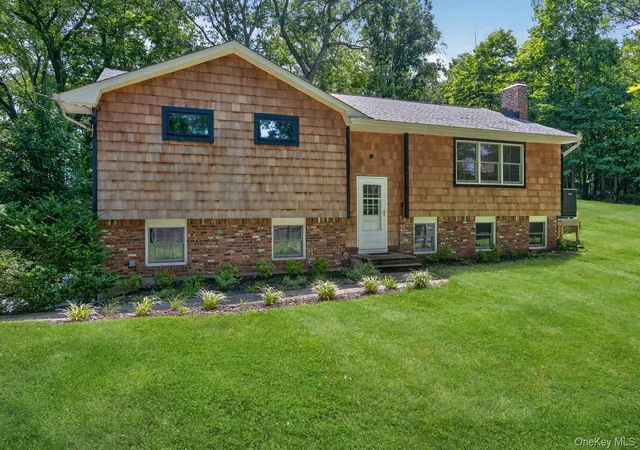 1st image of 6a Rochester Ct, Huntington, NY 11743 | MLS# 1035752