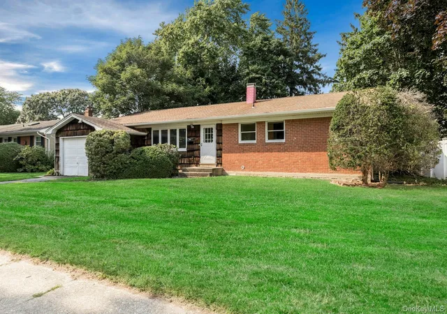 Photo 2 of Sale Pending at 39 Alma St, Islip, NY 11782 | MLS# 1035760 | Listing updated on 2026-08-20