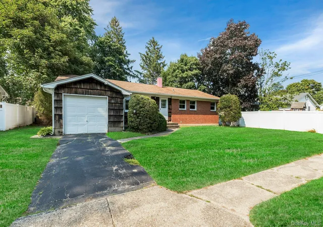 Photo 3 of Sale Pending at 39 Alma St, Islip, NY 11782 | MLS# 1035760 | Listing updated on 2026-08-20