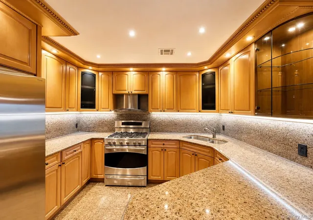 2nd image of 822 Dean Ave, New York, NY 10465 | MLS# 1035762