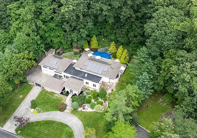 Photo 2 of Single family home for sale at 46 Sprain Valley Rd, Greenburgh, NY 10583 | MLS# 1035773 | Listing updated on 2026-09-13