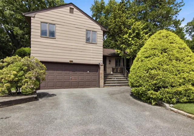 Photo 1 of Sale Pending at 15 Beacon Dr, North Hempstead, NY 11050 | MLS# 1035777 | Listing updated on 2026-08-22