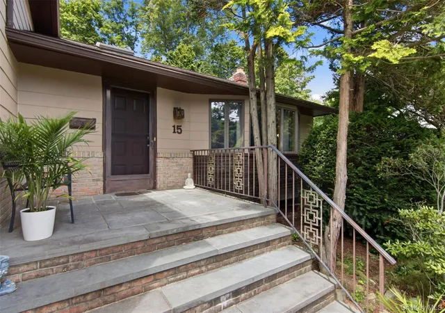 Photo 3 of Sale Pending at 15 Beacon Dr, North Hempstead, NY 11050 | MLS# 1035777 | Listing updated on 2026-08-22
