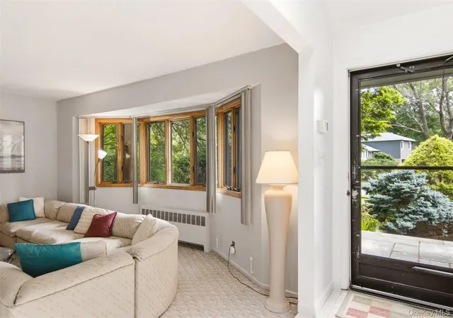 Photo 4 of Sale Pending at 15 Beacon Dr, North Hempstead, NY 11050 | MLS# 1035777 | Listing updated on 2026-08-22