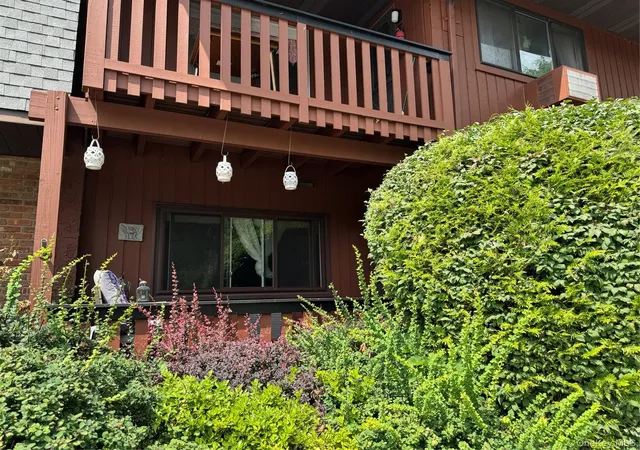 Photo 20 of Sale Pending at 60 Coachlight Sq #60, Cortlandt, NY 10548 | MLS# 1035784 | Listing updated on 2026-08-14