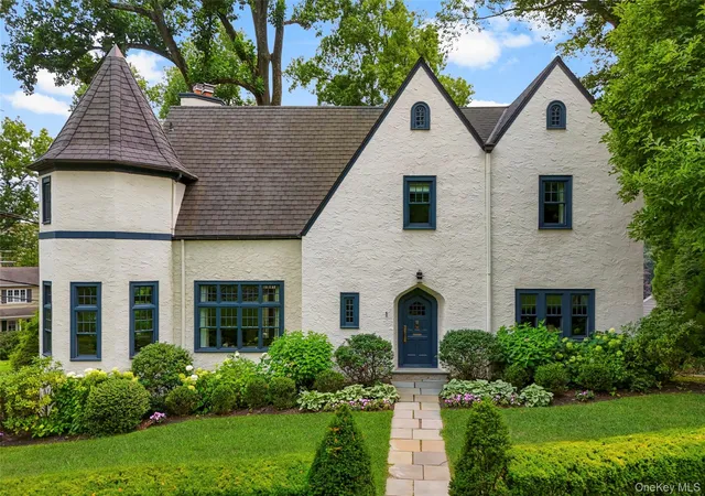 Photo 1 of Sale Pending at 1 Huguenot Dr, Mamaroneck, NY 10538 | MLS# 1035790 | Listing updated on 2026-09-20