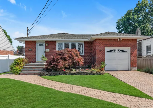 Photo 1 of Sale Pending at 13 Prospect St, Oyster Bay, NY 11801 | MLS# 1035803 | Listing updated on 2026-08-21