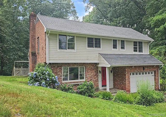 Photo 2 of Single family home for sale at 115 Park Ln, Harrison, NY 10604 | MLS# 1035805 | Listing updated on 2026-09-02