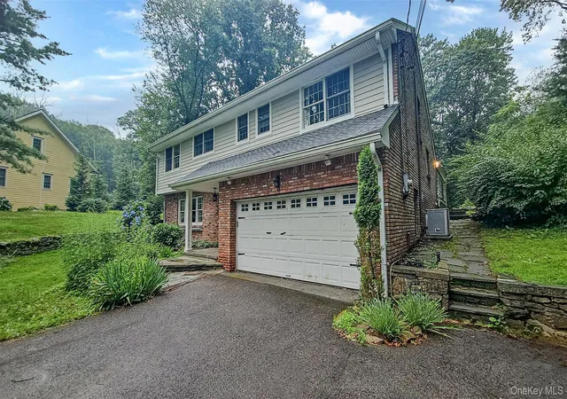 Photo 3 of Single family home for sale at 115 Park Ln, Harrison, NY 10604 | MLS# 1035805 | Listing updated on 2026-09-02