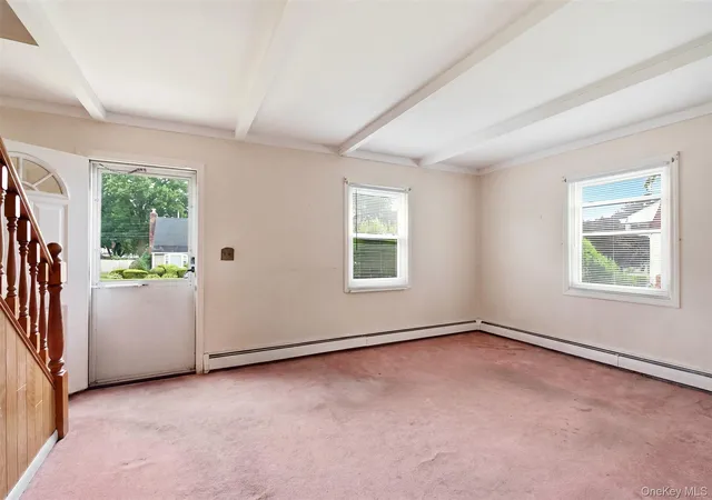 Photo 3 of Sale Pending at 21 Appletree Ln, North Hempstead, NY 11514 | MLS# 1035816 | Listing updated on 2026-09-21