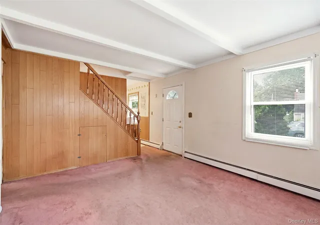 Photo 4 of Sale Pending at 21 Appletree Ln, North Hempstead, NY 11514 | MLS# 1035816 | Listing updated on 2026-09-21