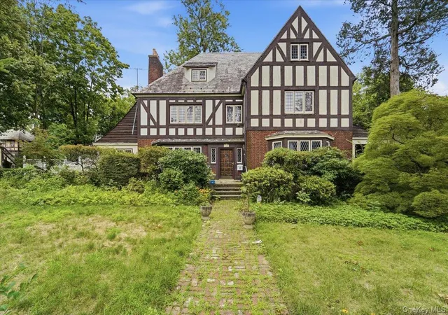 Photo 2 of Single family home for sale at 149 Esplanade, Mount Vernon, NY 10553 | MLS# 1035819 | Listing updated on 2026-08-07