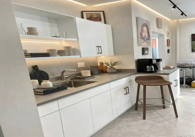 Photo 3 of Condo for sale at 2922 Barnes Ave #3L, New York, NY 10467 | MLS# 1035820 | Listing updated on 2026-08-27