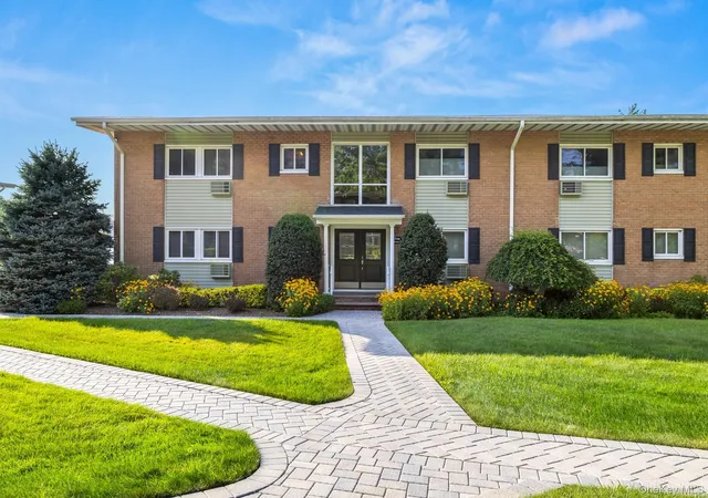1st image of 748 Deer Park Ave #7H, Babylon, NY 11703 | MLS# 1035824