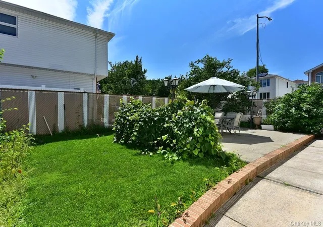 Listing Photo 2 - Condo for sale in building located at 70 Grantwood Ave, New York, NY 10312 - Unit #