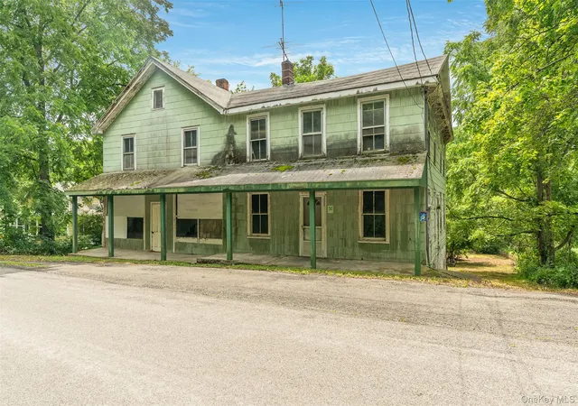 Photo 3 of Single family home for sale at 50 Maple St, Catskill, NY 12414 | MLS# 1035830 | Listing updated on 2026-08-07