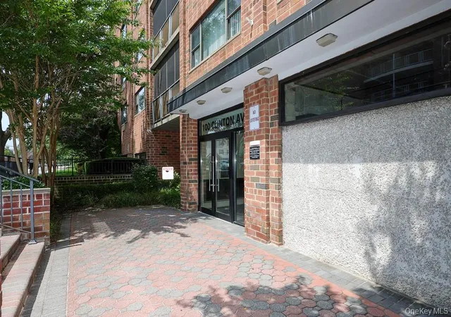 2nd image of 100 Clinton Ave #2T, Hempstead, NY 11501 | MLS# 1035841