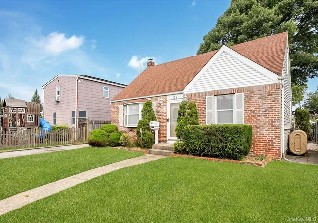 Photo 3 of Sale Pending at 109 Henrietta Ave, Hempstead, NY 11572 | MLS# 1035843 | Listing updated on 2026-08-22