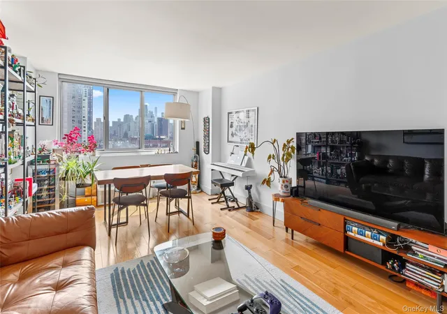2nd image of 345 E 93rd St #13G, New York, NY 10128 | MLS# 1035850