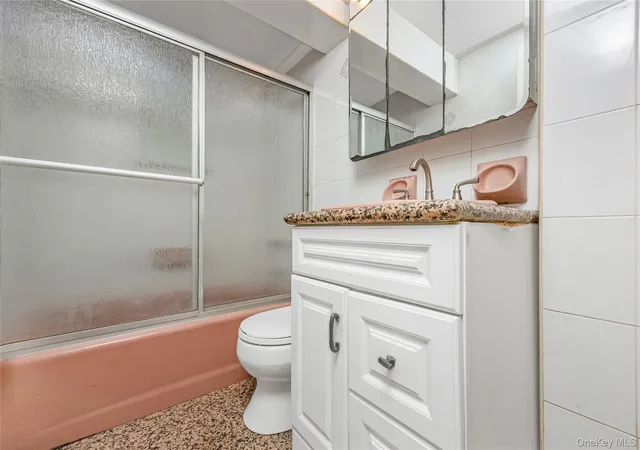 5th image of 51 Edwards St #T, North Hempstead, NY 11577 | MLS# 1035864