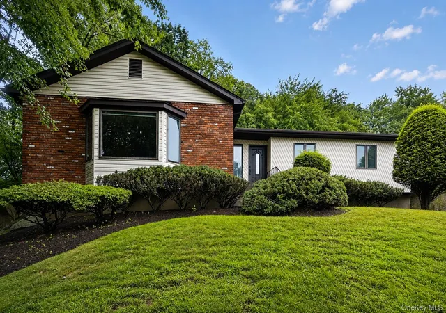 Photo 1 of Single family home for sale at 211 Waters Edge, Clarkstown, NY 10989 | MLS# 1035867 | Listing updated on 2026-08-25