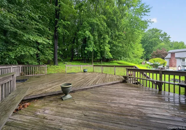 Photo 4 of Single family home for sale at 211 Waters Edge, Clarkstown, NY 10989 | MLS# 1035867 | Listing updated on 2026-08-25
