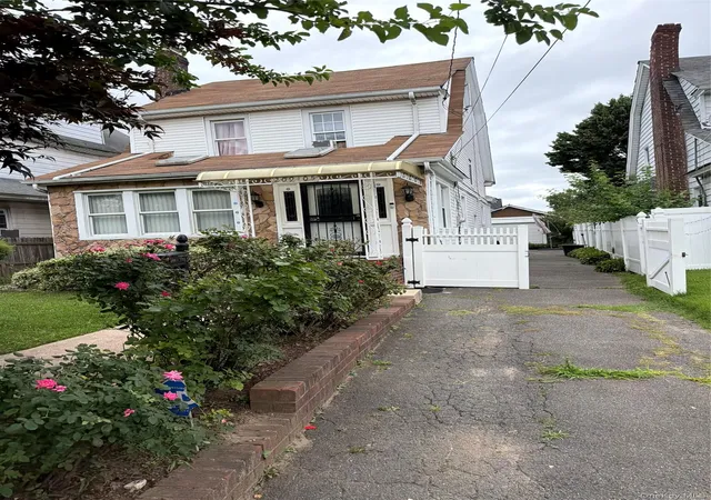 Photo 2 of Single family home for sale at 20905 Hollis Ave, New York, NY 11429 | MLS# 1035878 | Listing updated on 2026-08-17