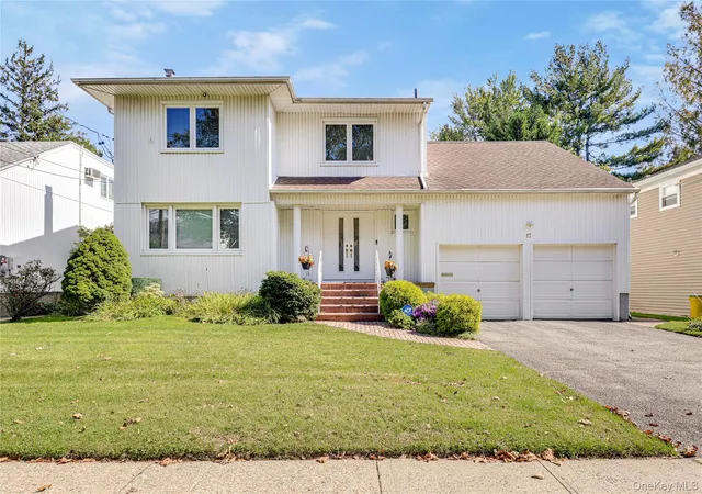 Photo 1 of Single family home for sale at 17 Lafayette Dr, Woodmere, NY 11598 | MLS# 1035880 | Listing updated on 2026-10-09