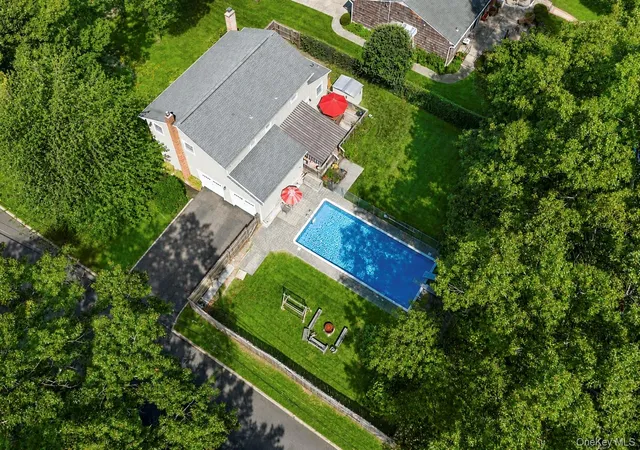 Photo 2 of Sale Pending at 255 Lake Ave S, Smithtown, NY 11767 | MLS# 1035890 | Listing updated on 2026-09-15
