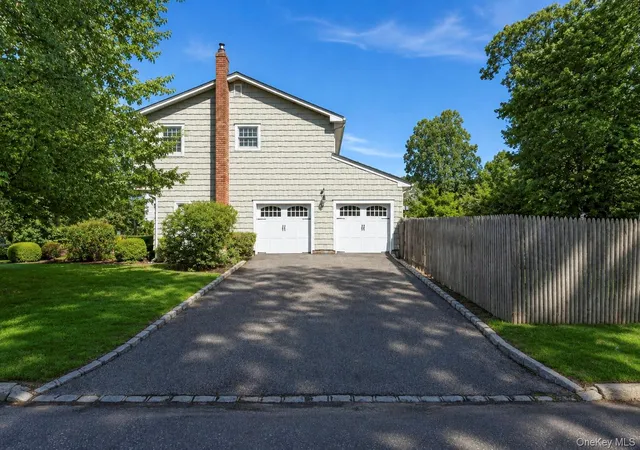 Photo 4 of Sale Pending at 255 Lake Ave S, Smithtown, NY 11767 | MLS# 1035890 | Listing updated on 2026-09-15