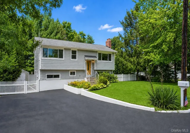 Photo 2 of Sale Pending at 34 Forest Ave, Brookhaven, NY 11755 | MLS# 1035893 | Listing updated on 2026-10-08