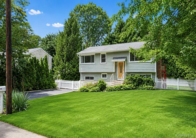 Photo 4 of Sale Pending at 34 Forest Ave, Brookhaven, NY 11755 | MLS# 1035893 | Listing updated on 2026-10-08
