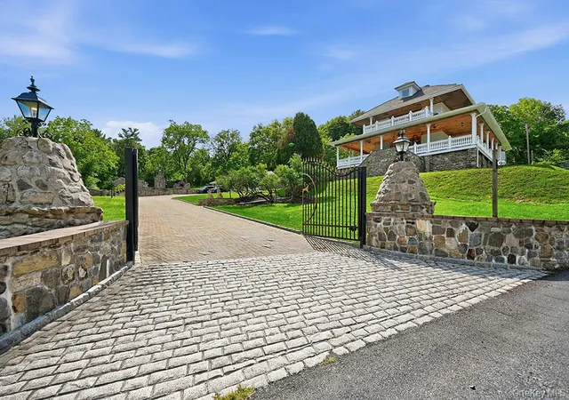 Photo 1 of Single family home for sale at 7 Lake Ave, Monroe, NY 10950 | MLS# 1035894 | Listing updated on 2026-08-17