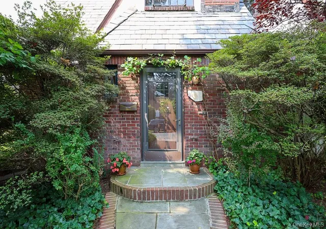 Photo 2 of Sale Pending at 8654 Somerset St, New York, NY 11432 | MLS# 1035895 | Listing updated on 2026-09-03