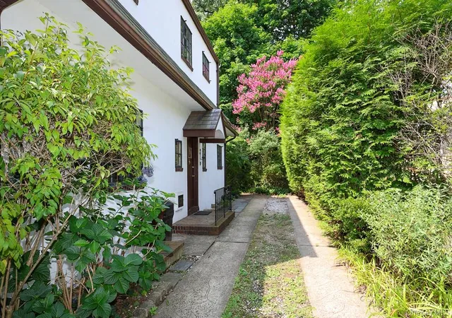 Photo 3 of Sale Pending at 8654 Somerset St, New York, NY 11432 | MLS# 1035895 | Listing updated on 2026-09-03