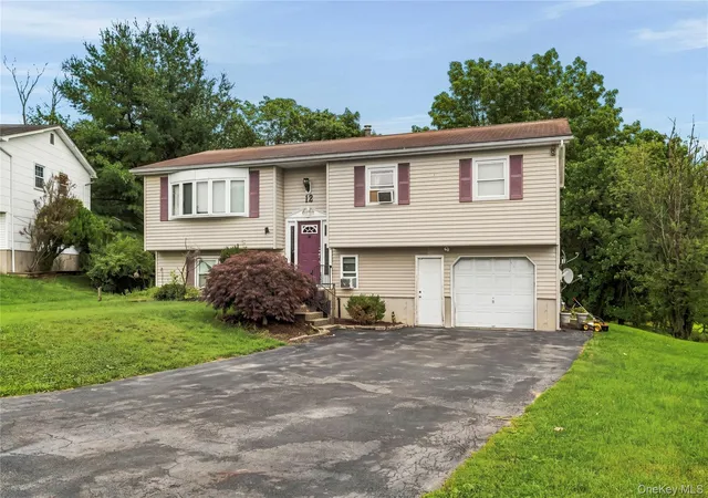 Photo 3 of Single family home for sale at 12 Veteran Cir, Monroe, NY 10950 | MLS# 1035897 | Listing updated on 2026-08-11