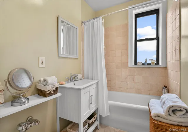 Photo 16 of Sale Pending at 30 Windsor Ter #5A, White Plains, NY 10601 | MLS# 1035910 | Listing updated on 2026-08-15
