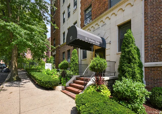 Photo 2 of Sale Pending at 30 Windsor Ter #5A, White Plains, NY 10601 | MLS# 1035910 | Listing updated on 2026-08-15