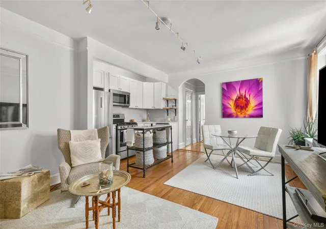 Photo 4 of Sale Pending at 30 Windsor Ter #5A, White Plains, NY 10601 | MLS# 1035910 | Listing updated on 2026-08-15
