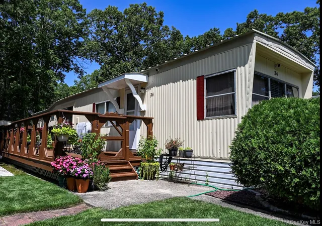 2nd image of 433 34 Mill Rd, Riverhead, NY 11933 | MLS# 1035920