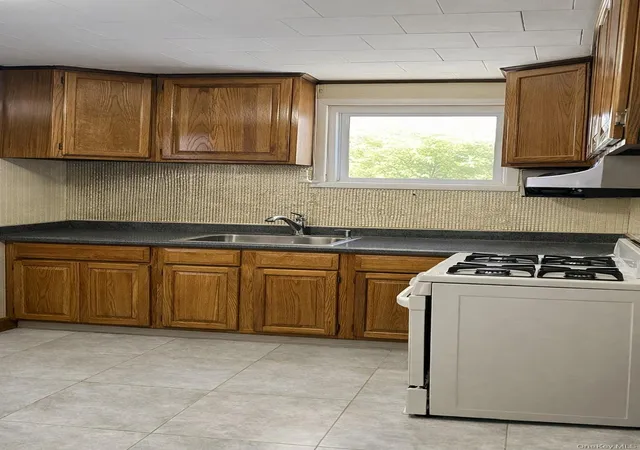 Photo 2 of Manufactured home for sale at 11925 Inwood St, New York, NY 11436 | MLS# 1035930 | Listing updated on 2026-09-22