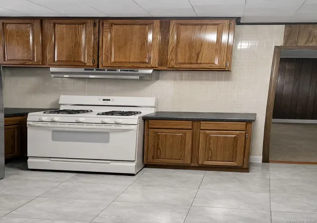 Photo 3 of Manufactured home for sale at 11925 Inwood St, New York, NY 11436 | MLS# 1035930 | Listing updated on 2026-09-22