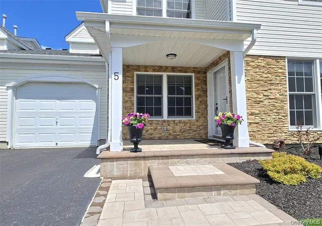 Photo 2 of Condo for sale at 5 Charley Ln, Brookhaven, NY 11953 | MLS# 1035934 | Listing updated on 2026-09-01