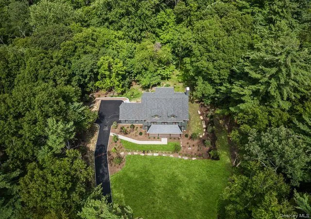 Photo 3 of Single family home for sale at 86 Old Logging Rd, Pound Ridge, NY 10506 | MLS# 1035942 | Listing updated on 2026-10-07