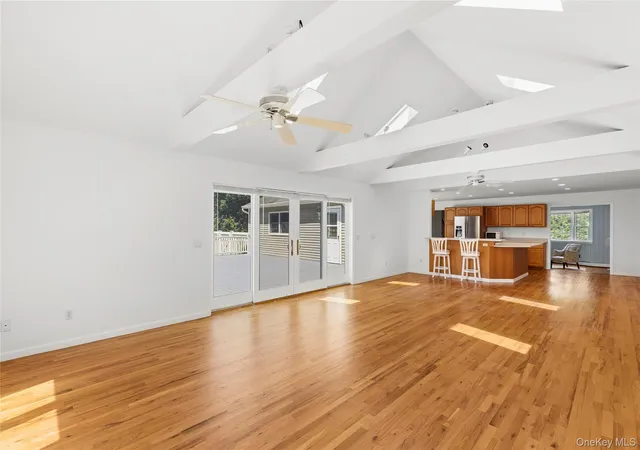 Photo 4 of Single family home for sale at 39 Sherwood Rd, Southampton, NY 11946 | MLS# 1035961 | Listing updated on 2026-10-03