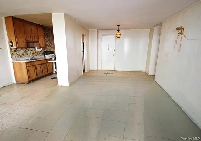 Photo 3 of House for sale at 1935 Shore Pkwy #15A, New York, NY 11214 | MLS# 1035962 | Listing updated on 2026-09-23